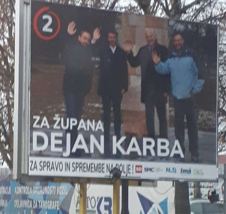"Spomin zlate ribice": Ljutomerska NSi na lastno pest podprla razvpitega novinarja Dejana Karbo