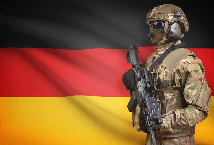 Del elitne enote nemške vojske bo razpuščen: 20 pripadnikov sumijo skrajnega desničarstva