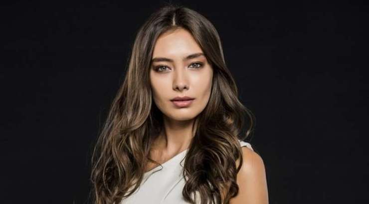 Neslihan Atagül serija Moja boš uspešnica Turčija