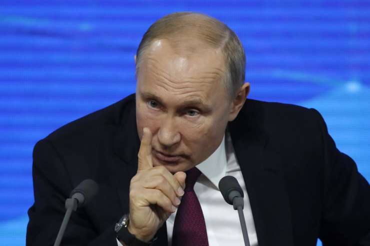 Nekdanji kagebejevec Putin se hvali, kako učinkovit je pri lovljenju tujih vohunov v Rusiji
