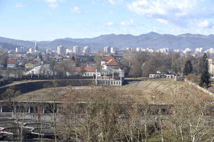 Jankovićevi so zemljišče pod Plečnikovim stadionom ocenili na 18,1 milijona evrov