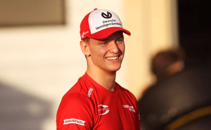 Schumacher se vrača v Ferrari