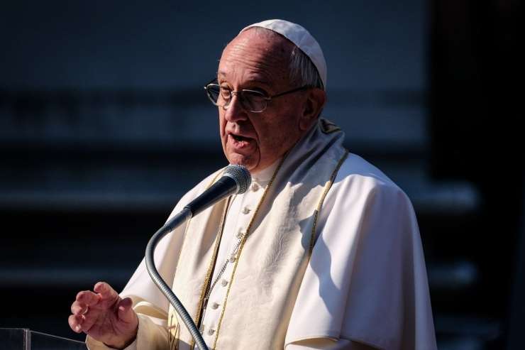Papež izrazil "bolečino in žalost" po napadih na Šrilanki