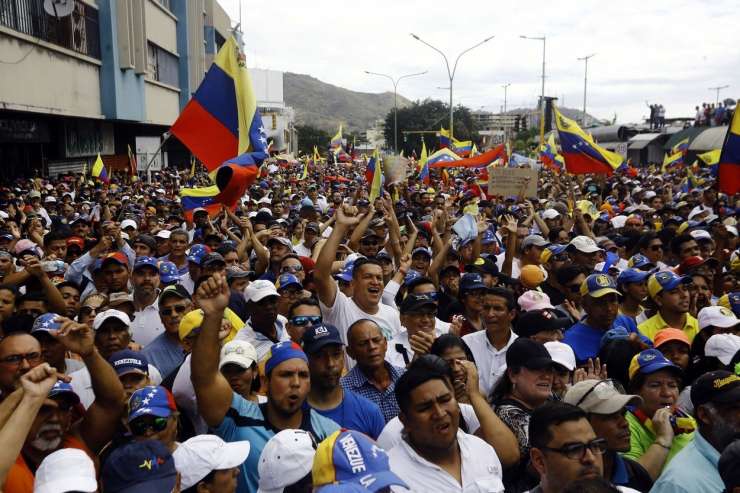 Eksodus iz "socialističnega raja": od leta 2015 so že trije milijoni Venezuelcev pobegnili iz domovine