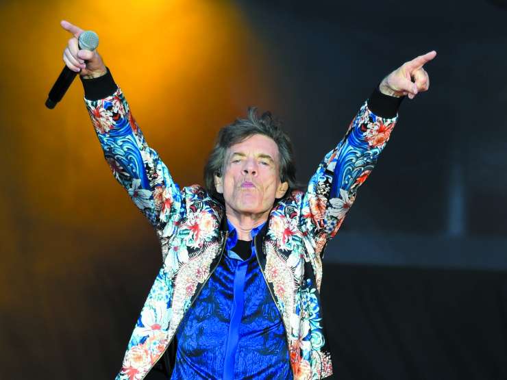 Skupina Rolling Stones zaradi bolezni Micka Jaggerja preložila turnejo
