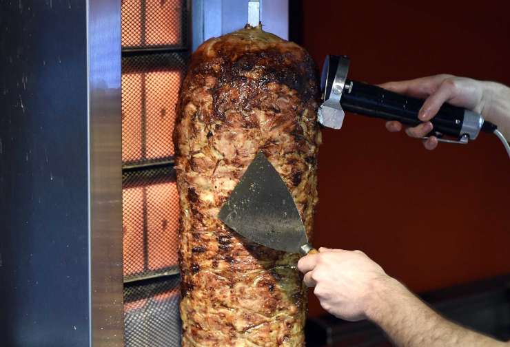 Del spornega poljskega kebaba končal tudi v slovenskih želodcih