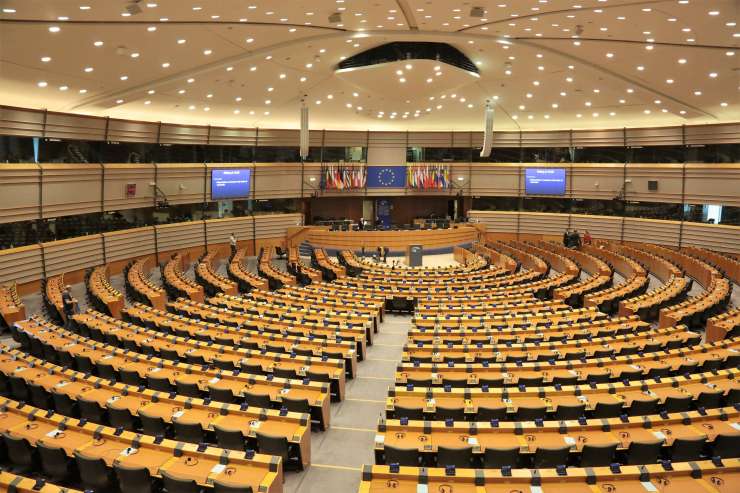 Prva projekcija sedežev za naslednji Evropski parlament: SDS in LMŠ po tri mandate, SD in Levica po enega, NSI brez mandata