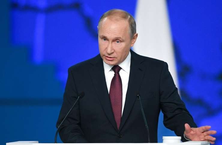 Putin je razkril, da se je pred tremi meseci cepil s Sputnikom