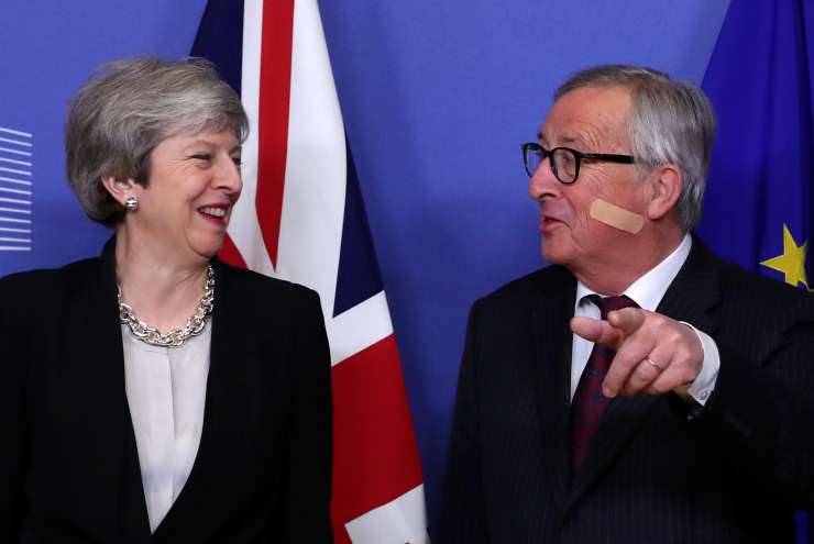 Theresa May Bruselj prosi za preložitev brexita do 30. junija