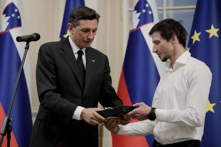 Pahor je Robertu Kranjcu poklonil "ptička hvaležnosti"