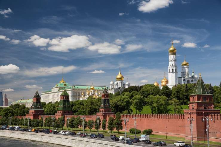 Kremelj: Tuji vohuni nadzirajo ruske znanstvenike