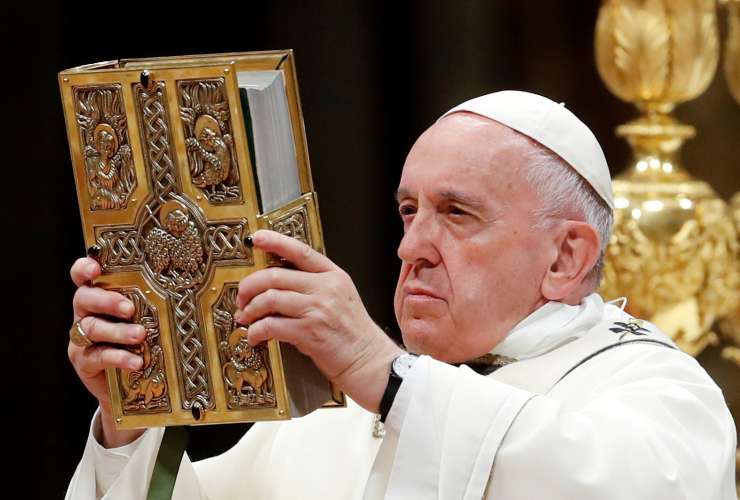 Papež Frančišek pozval vernike, naj ne izgubijo upanja