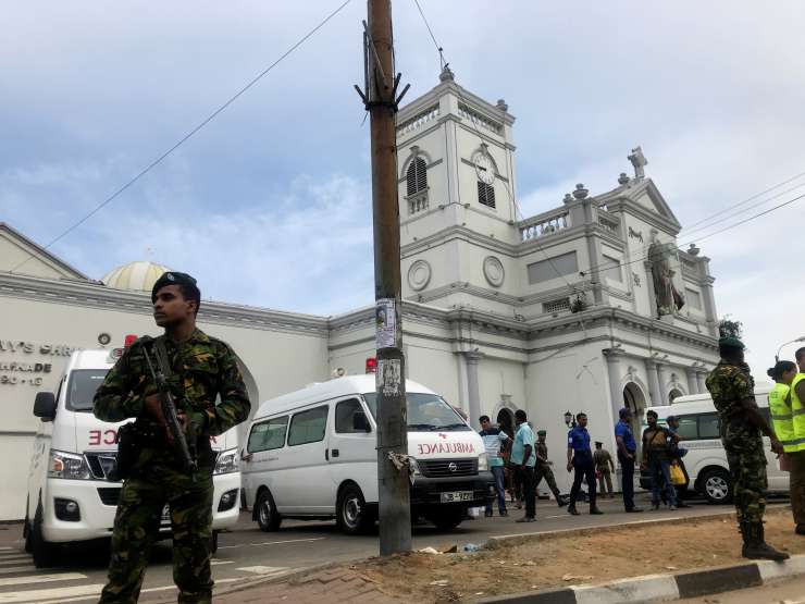 V Šrilanki po terorističnih napadih zaprli vse katoliške cerkve