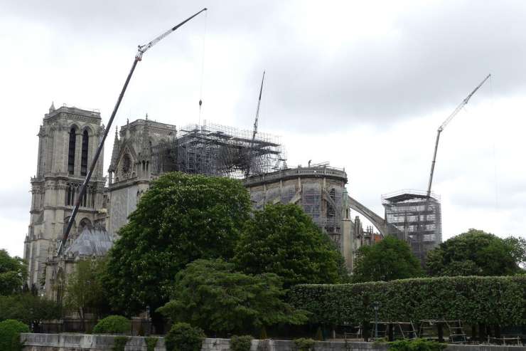 Nadaljuje se obnova pogorele katedrale Notre Dame
