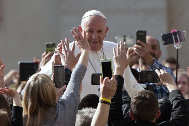 Prijetno presenečenje za otroke iz Malečnika: papež Frančišek se jim je zahvalil