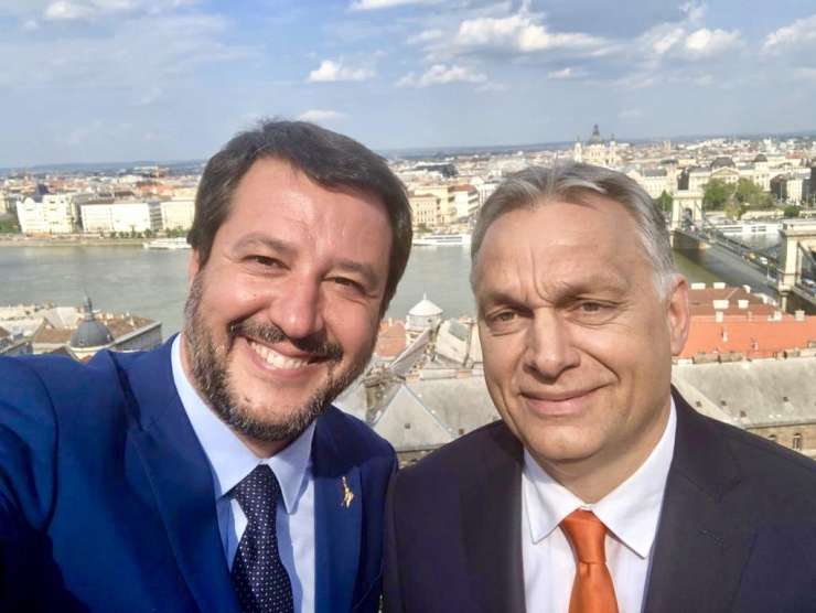 Orban se bo z Morawieckim in Salvinijem pogovarjal o novi stranki: je pri mizi prostor tudi za Janšo?