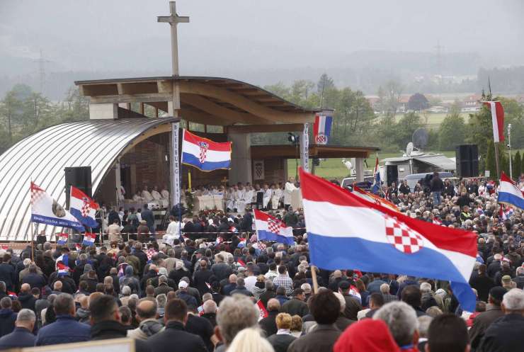 Avstrijci v Pliberku prijeli Hrvata, ki je dvignil roko v nacistični pozdrav