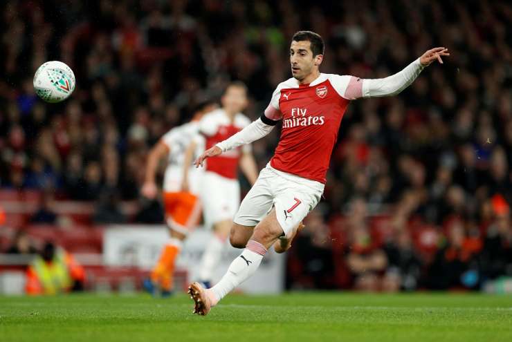Uefa je Arsenalovim nogometašem prepovedala uporabo Mhitarjanovih dresov na ogrevanju