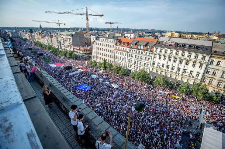 Že od padca komunizma na ulicah Prage ni bilo toliko protestnikov, ki so od premierja Babiša zahtevali: Odstopi!