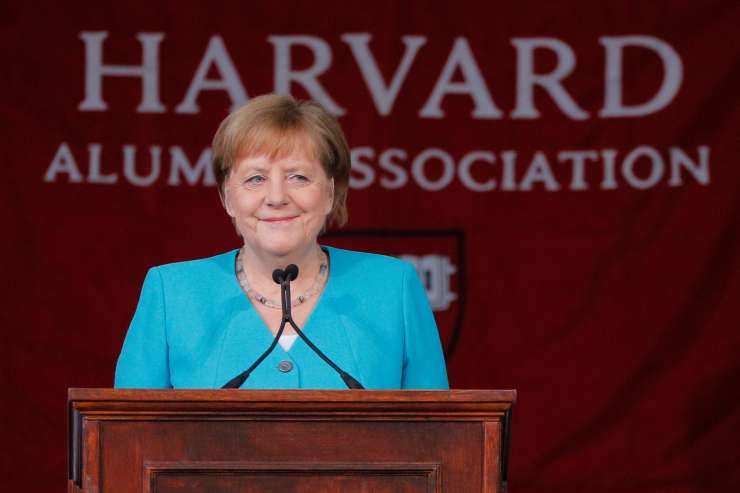Angela Merkel zbira častne doktorate: ima jih že 17