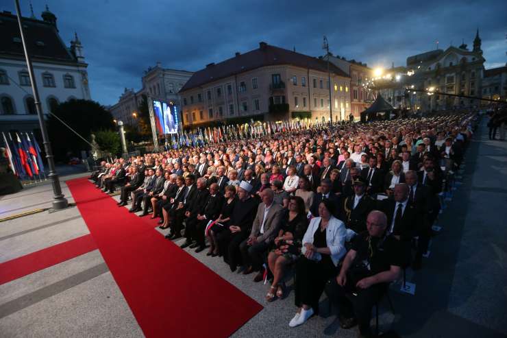 Pahor, Šarec, Kučan ... Kdo vse je prišel na proslavo ob dnevu državnosti in koga ni bilo (FOTO)