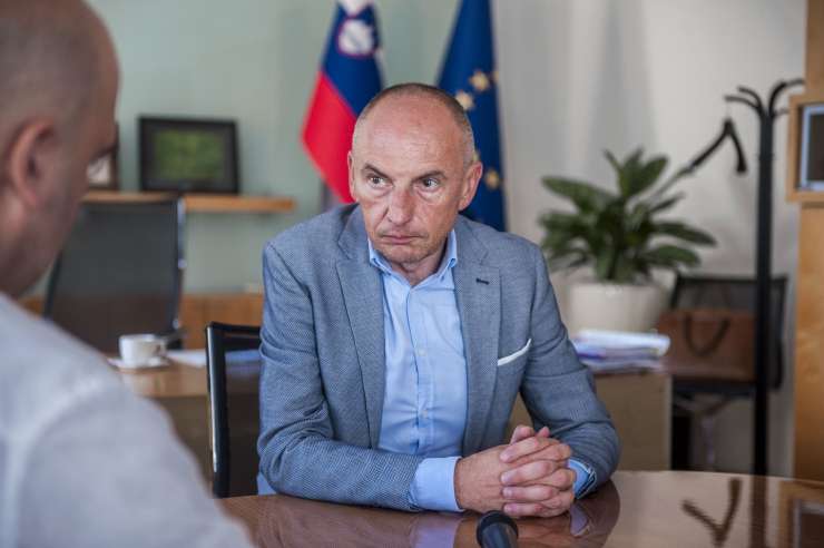 Šabeder požegnal imenovanje Poklukarja na čelo UKC Ljubljana
