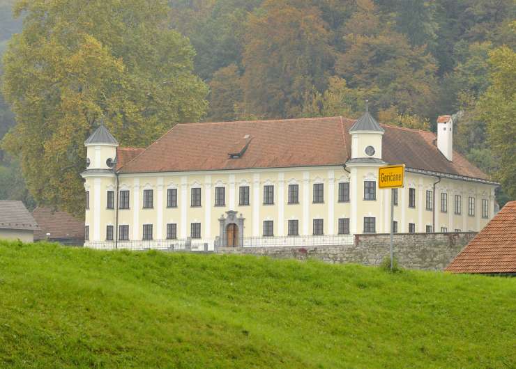 Ljubljanska nadškofija izgubila tožbo zaradi gradu Goričane, Andražu Steguju je dolžna 1,5 milijona evrov