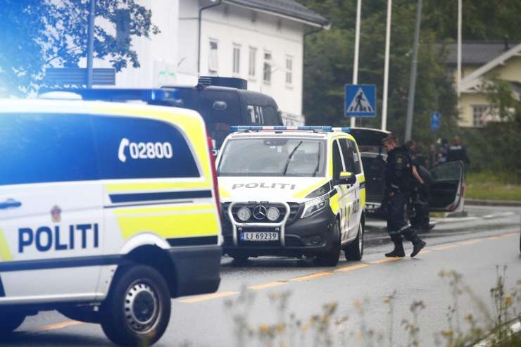 Policija streljanje v norveški mošeji obravnava teroristično dejanje