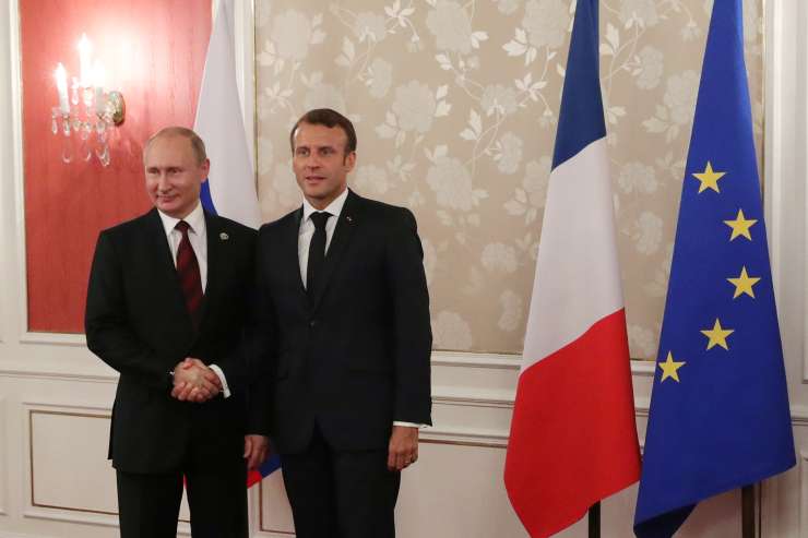 Putin danes na obisku pri Macronu