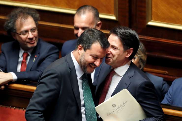 Italijanski premier Conte je odstopil in Salvinija obtožil, da je neodgovoren