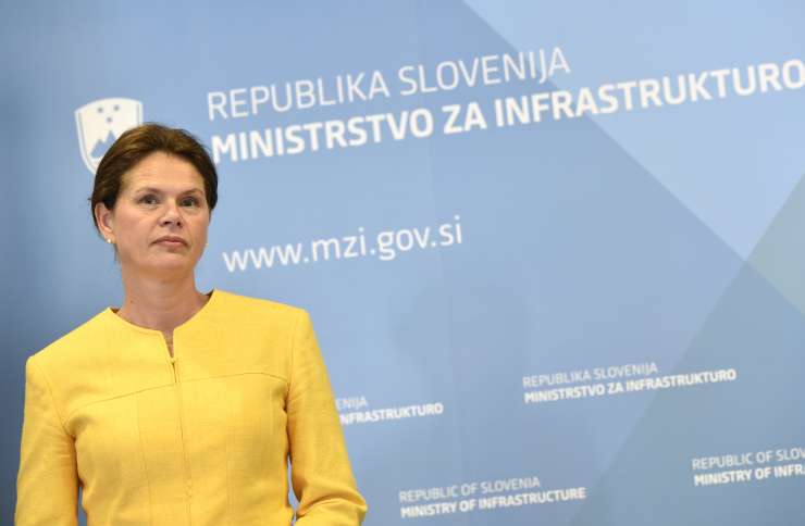 Zoper Alenko Bratušek prijava na upravno inšpekcijo in urad za nadzor proračuna