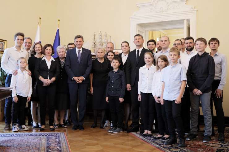 Pahor je dvorano v predsedniški palači poimenoval po Ivanu Omanu (FOTO)