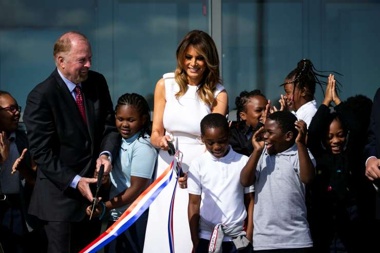 Melania Trump odprla prenovljeni Washingtonov spomenik
