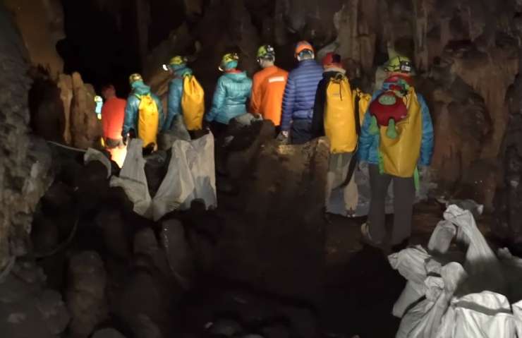 Astronavti so navdušeno raziskovali slovenske jame (VIDEO)
