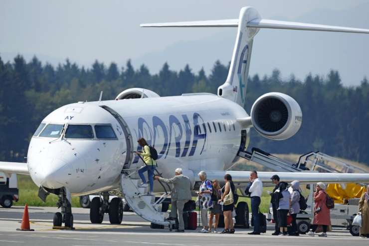Vlada po stečaju Adrie Airways pretehtava možnosti: subvencioniranje linij ali novi nacionalni prevoznik