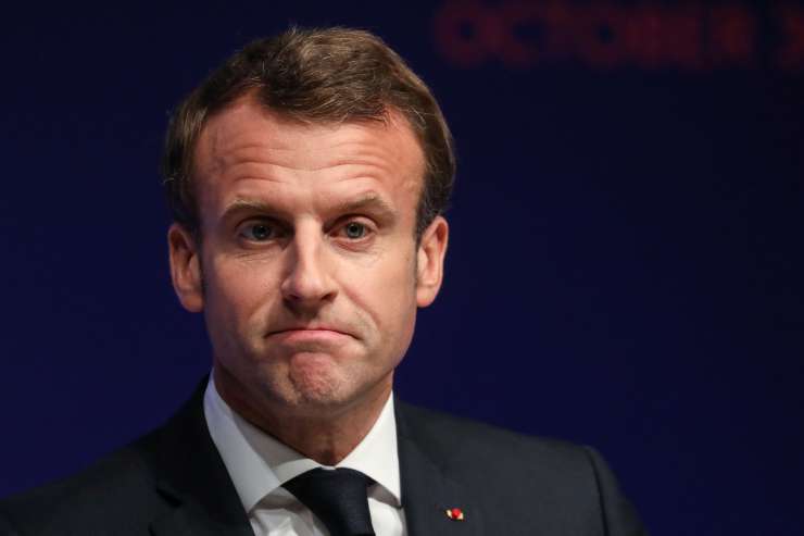 Macron sporoča stavkajočim sindikatom: Pokojninski reformi se ne bom odpovedal
