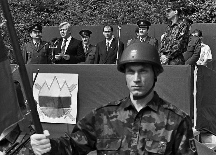 Velika skrivnost ovadbe proti Kučanu: kaj se dogaja s postopkom na srbskem tožilstvu za vojne zločine