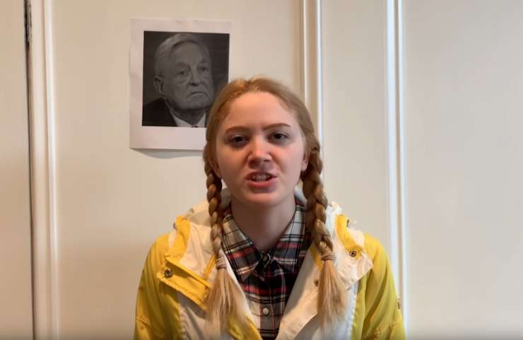 Greta Thunberg Jr. (parodija): »Praktično sem nehala dihati. Ljudje, sveta bo konec v dveh tednih« (VIDEO)