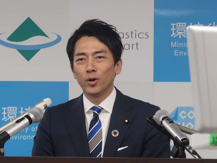Japonski minister bo dal zgled rojakom in podrejenim ter izkoristil očetovski dopust