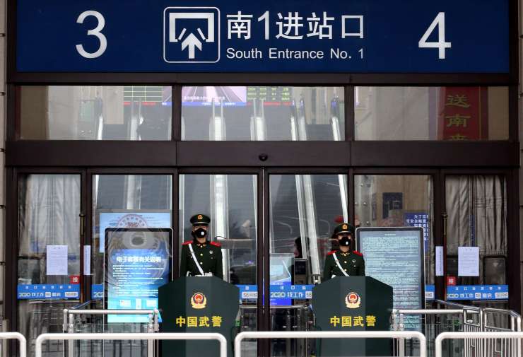 V kitajski Wuhan se je iz vse države vrnilo več kot 12 tisoč potnikov