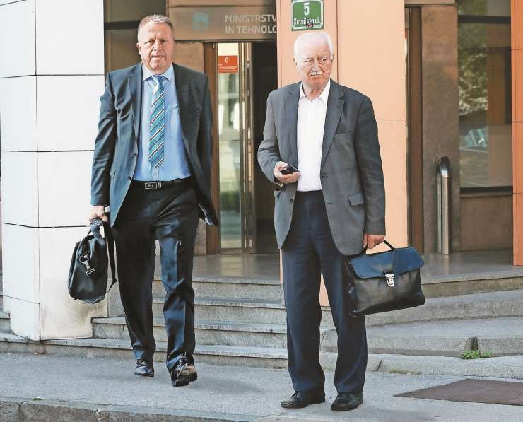 Upravno sodišče dalo zaušnico Zdravku Počivalšku: Lobiranje nekdanjega šefa Udbe Zemljariča pri ministru je bilo nezakonito!