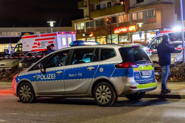 Ubitih najmanj devet ljudi v streljanju v nemškem mestu, motiv še ni znan