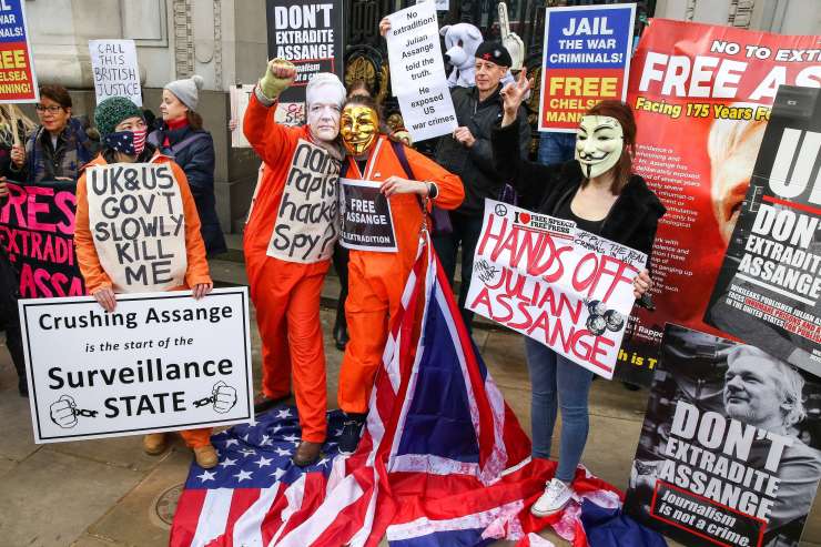 V Londonu shod proti izročitvi Assangea ZDA