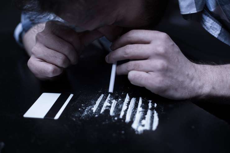 Poti do trdih drog v Ljubljani: kokain in heroin dostopna domala na vsakem koraku
