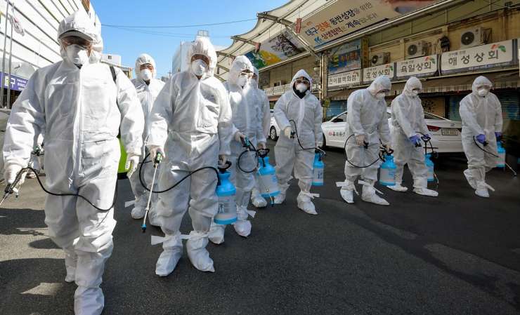 Hitro širjenje koronavirusa v Južni Koreji - okuženih že 833 ljudi