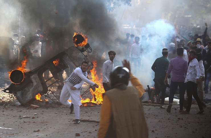 Več mrtvih na protestih v Indiji
