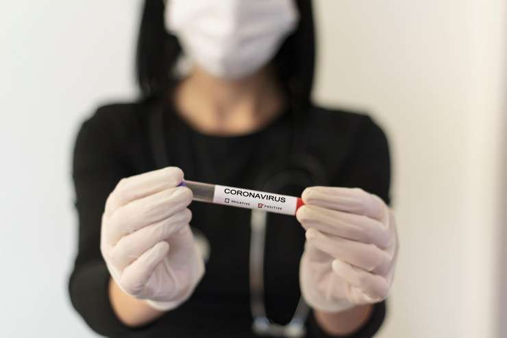 Italija bo omejila število testiranj za novi koronavirus