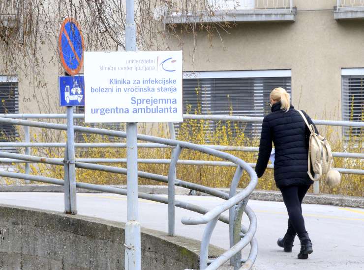 Na infekcijski kliniki UKC Ljubljana je s koronavirusom okužen zaposleni