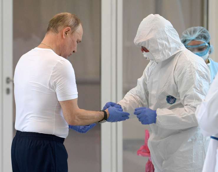 V Rusiji danes rekordno število mrtvih zaradi koronavirusa, umrljivost bo še zrasla