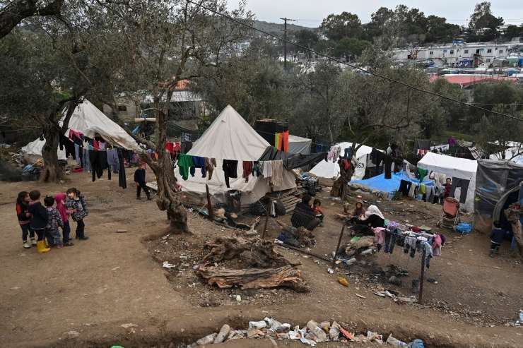 Evroposlanci pozivajo k evakuaciji migrantskih centrov na grških otokih